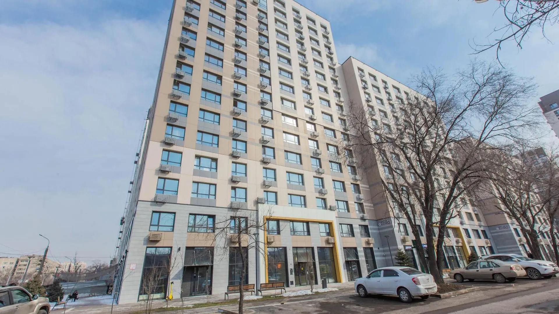 2 Room Apartment With Mountain View, Near Metro And Shopping Mall 알마티