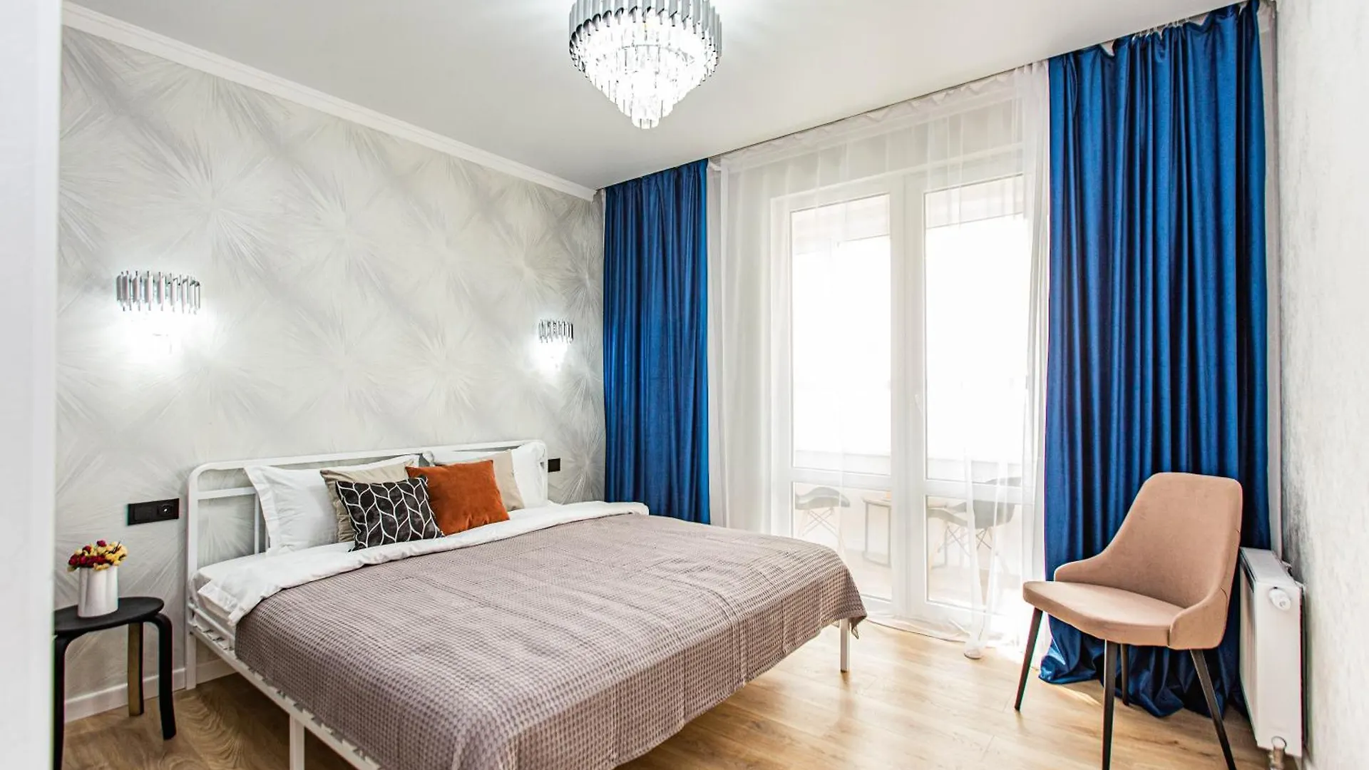 2 Room Apartment With Mountain View, Near Metro And Shopping Mall 알마티 카자흐스탄