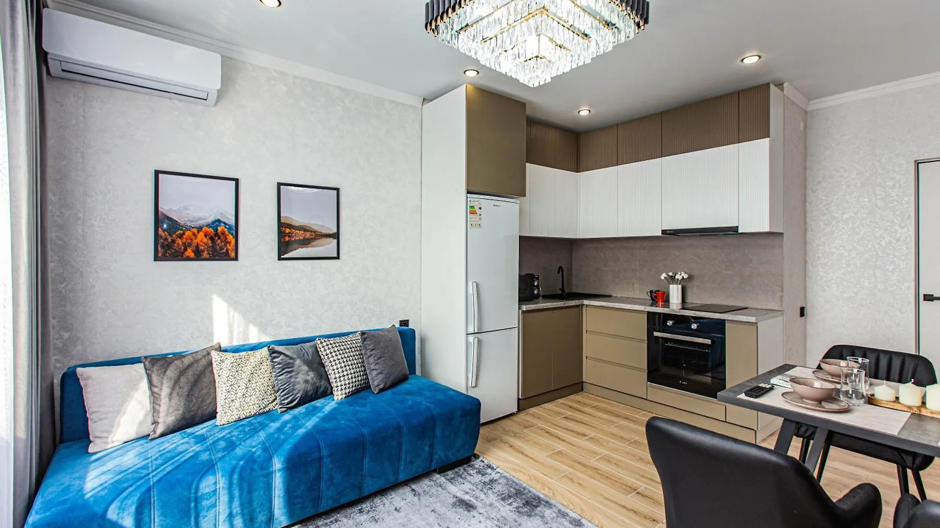 2 Room Apartment With Mountain View, Near Metro And Shopping Mall 알마티 0*,